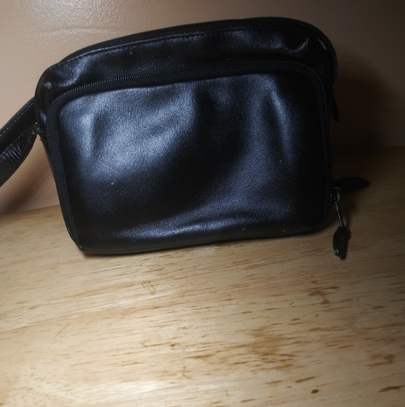 Etienne Aigner Leather Black Bag - Picture 3 of 8
